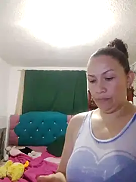 Snapshot of adelgey_michell chatting on October 18, 4:43 pm adelgey michell online show from October 18, 4:43 pm