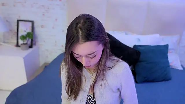 Olivia johansson online show from October 30, 5:43 am