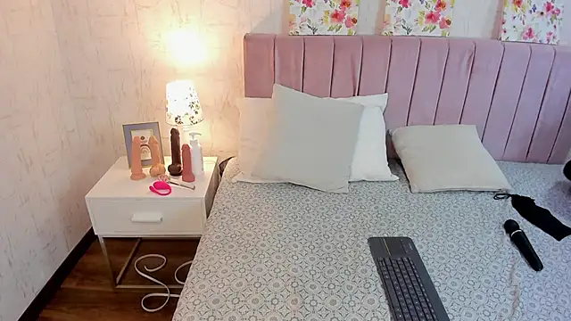 Olivia johansson online show from November 8, 5:34 am