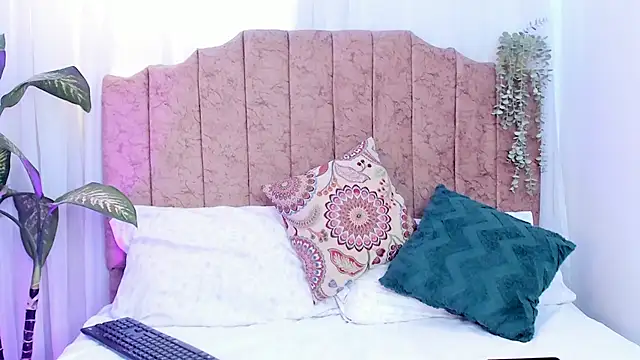 Snapshot of Abbie_thomson_ chatting on October 10, 7:41 pm Abbie thomson online show from October 10, 7:41 pm