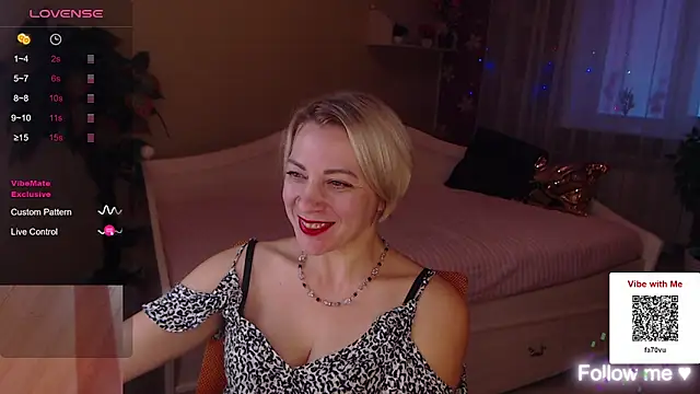 Helen day6 online show from October 12, 8:28 am