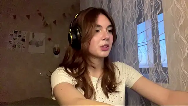 Snapshot of TeresitaLish chatting on October 8, 3:49 pm TeresitaLish online show from October 8, 3:49 pm