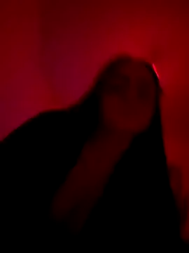 lolabeara online show from October 3, 9:31 pm