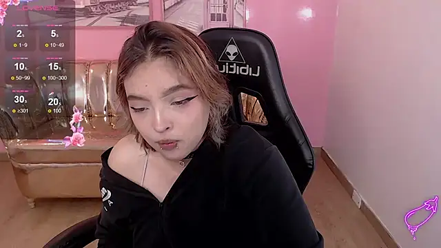 mia foster t online show from November 8, 1:27 pm