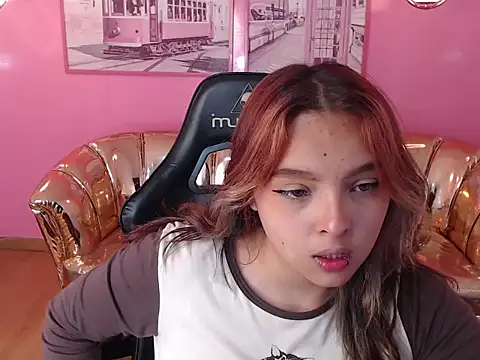 Snapshot of mia_foster_t chatting on October 3, 2:00 pm mia foster t online show from October 3, 2:00 pm