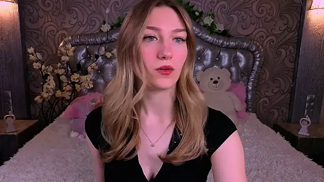 AngelAnabelle online show from April 18, 1:46 pm