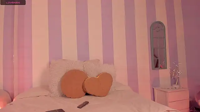 clover tter  online show from November 22, 4:37 am