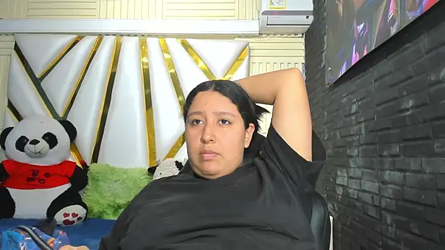 DulcineaSaenz online show from October 15, 7:38 pm