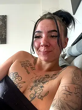 YoungZoexx online show from November 7, 10:32 am