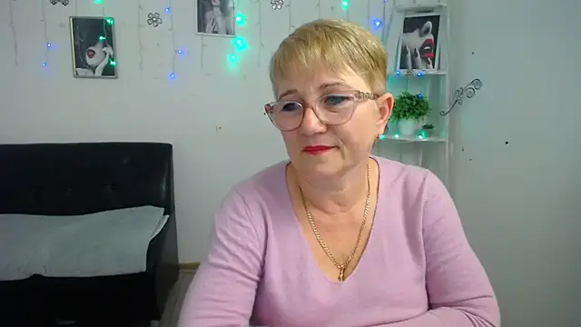 lunarossa  online show from October 8, 6:18 am