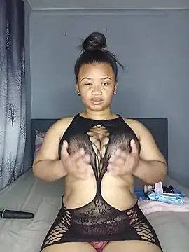 Sultrytits6 online show from July 26, 9:22 pm