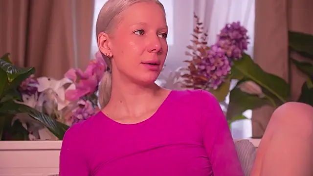 RanyThomson online show from December 14, 11:05 am