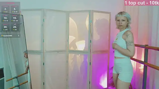 LollyMi online show from November 9, 2:02 pm