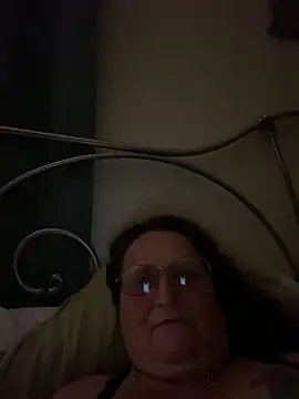 HurtfulExplorer67 online show from May 10, 8:16 am