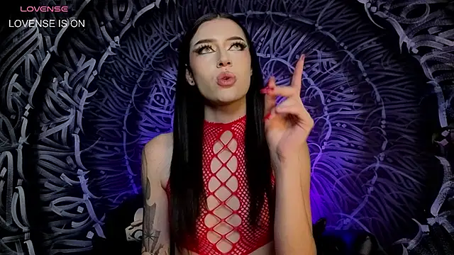 dahlia darkwood online show from April 19, 11:18 pm