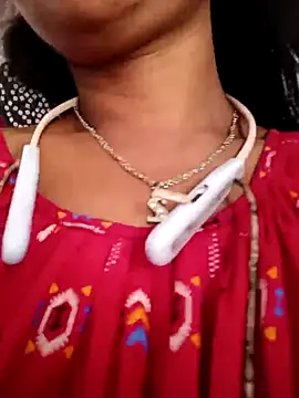 Hotty-romi3 online show from November 19, 6:24 am