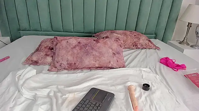 Alanha   online show from November 30, 4:38 am