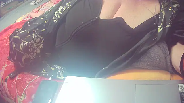 Playful MILF Demi online show from October 21, 9:30 pm