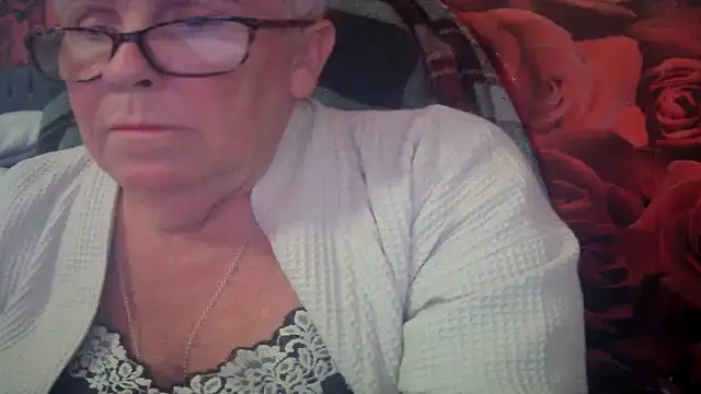 Playful MILF Demi online show from June 5, 6:36 pm