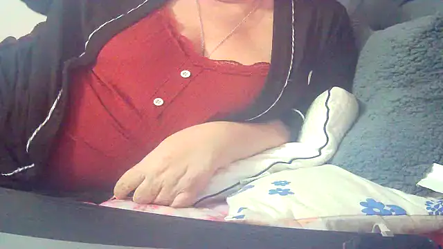 Playful MILF Demi online show from April 13, 10:43 pm