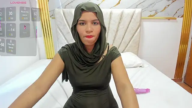 Snapshot of Yasmin_nazer chatting on October 15, 8:55 pm Yasmin nazer online show from October 15, 8:55 pm