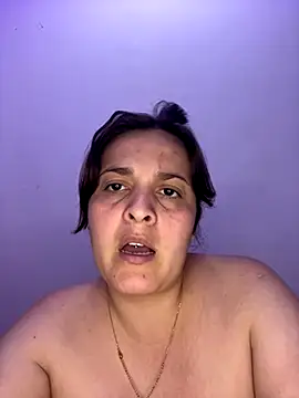 Anyhot latina online show from November 30, 1:10 am