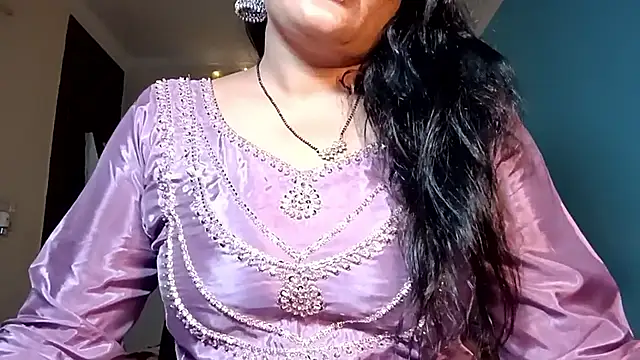 horny milf couple online show from April 8, 4:31 pm