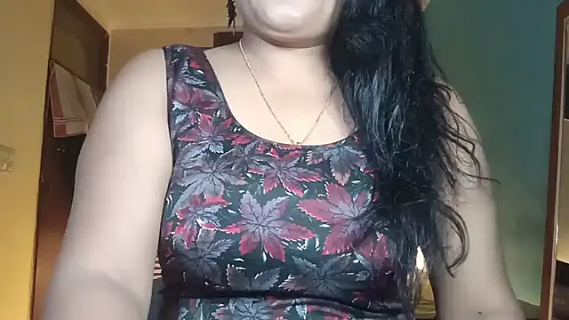 horny milf couple online show from June 12, 7:00 pm