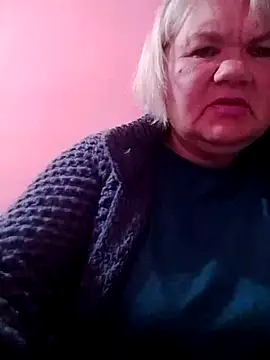 Snapshot of LusiyaGold5 chatting on October 11, 6:43 pm LusiyaGold5 online show from October 11, 6:43 pm