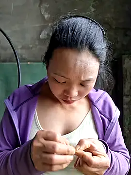 miomio-12 online show from October 15, 5:10 am