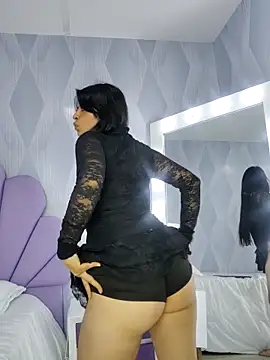 Laia 18 online show from October 4, 4:00 pm