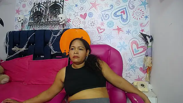 SHAROM ADAMS online show from October 11, 2:09 pm