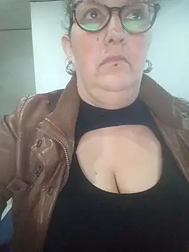 -saraqueen- online show from October 23, 4:02 pm