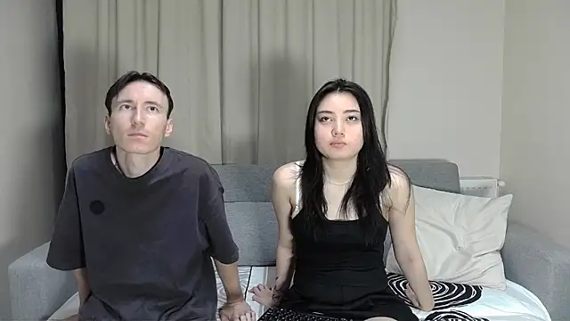 Snapshot of KyleAndJulia chatting on October 16, 6:21 pm KyleAndJulia online show from October 16, 6:21 pm