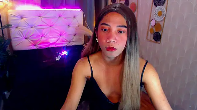 Snapshot of Seductive_nathalie chatting on October 18, 6:21 pm Seductive nathalie online show from October 18, 6:21 pm
