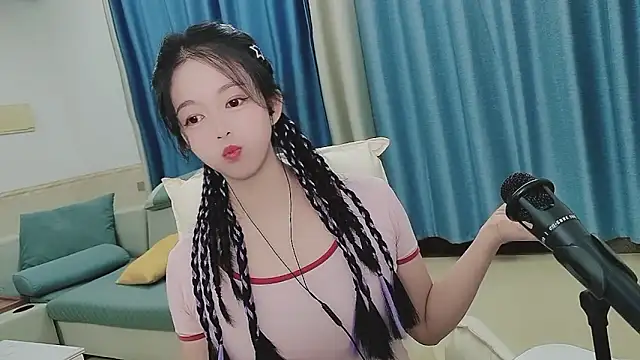 Q Yumi online show from October 16, 12:41 pm
