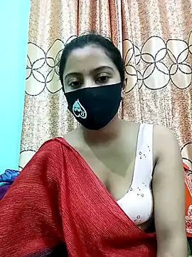 daisy-03 online show from November 7, 8:25 pm