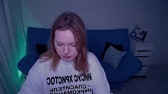 AuroraMour online show from October 10, 5:29 pm
