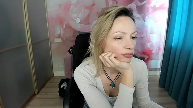 AlinaMoor online show from March 14, 6:58 am