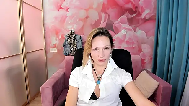 AlinaMoor online show from January 8, 12:53 pm