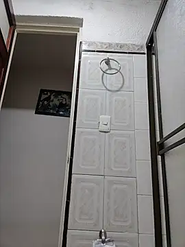 andresnoir  online show from January 16, 1:40 pm