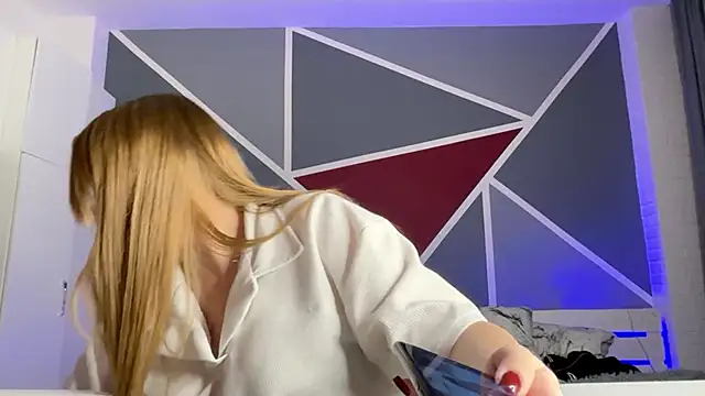 RebeccaEglitis online show from December 1, 5:37 pm