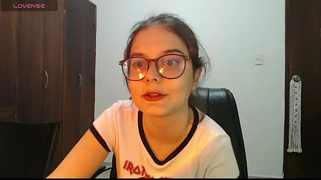 CarlaLorez online show from October 18, 11:17 pm
