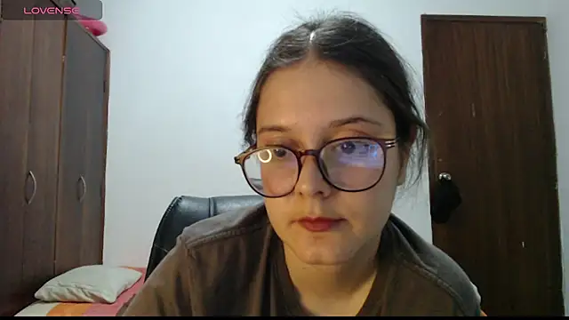 CarlaLorez online show from July 4, 3:24 am