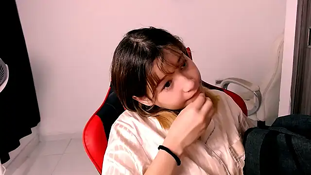 EmuOtori online show from January 6, 12:20 pm