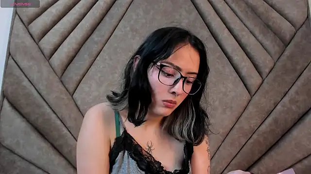 Mythical Girl online show from November 22, 1:52 am