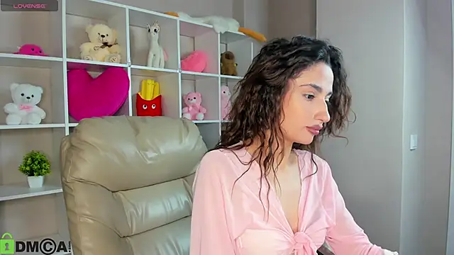 Crystal Mendez online show from October 10, 9:36 am