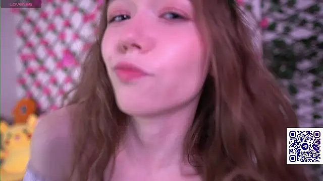 Snapshot of Petite_Polly chatting on October 8, 8:13 pm Petite Polly online show from October 8, 8:13 pm