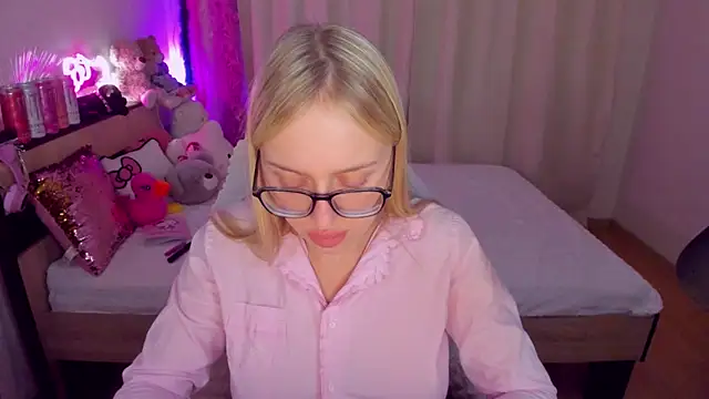 CeaneLino online show from October 25, 7:43 pm