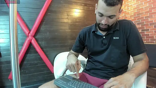 onlymen2025 online show from November 10, 8:04 pm